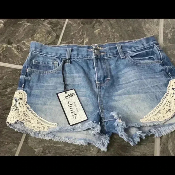 Reign by Deb*High Rise Shorts* Size:9 - Picture 2 of 5